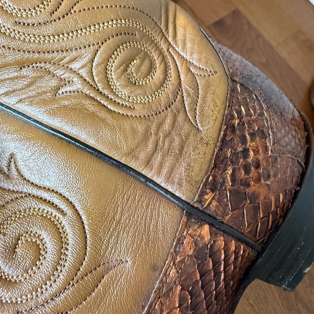 Justin Men’s Leather and Snake Skin Western Boots - Picture 9 of 16